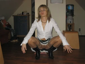 19-blonde-loves-sex-toys