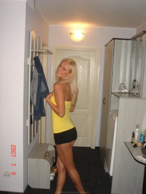 11-blonde-prefers-rest-topless