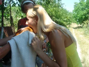 17-blonde-prefers-rest-topless