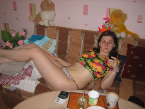 01-brunette-prefers-sex-toys