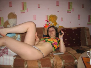 03-brunette-prefers-sex-toys