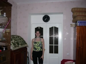 34-brunette-prefers-sex-toys