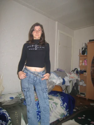 10-brunette-shows-her-boobies