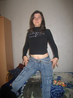 13-brunette-shows-her-boobies