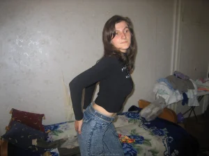 15-brunette-shows-her-boobies