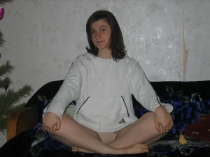 24-brunette-shows-her-boobies