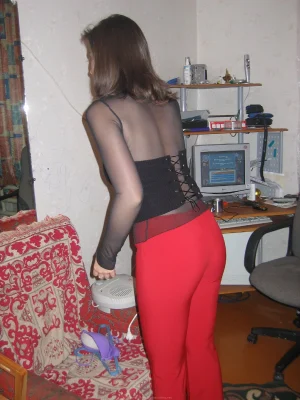 42-brunette-shows-her-boobies