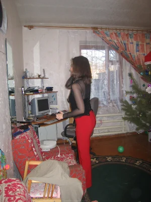 48-brunette-shows-her-boobies