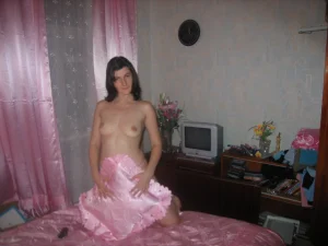 64-brunette-shows-her-boobies