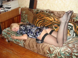 08-busty-blonde-girlfriend