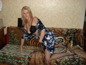 17-busty-blonde-girlfriend