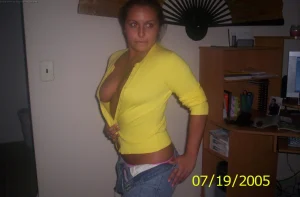 19-busty-gf-dont-hide-anything