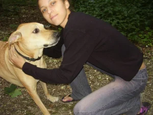 18-chick-in-forest-getting-nude