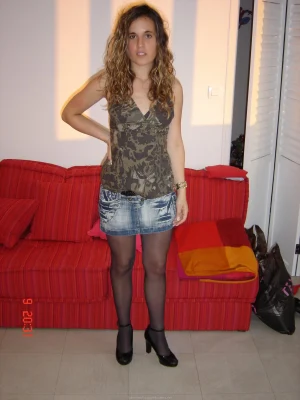 11-chick-shows-her-shaved-pussy