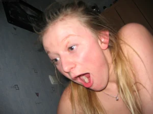 16-chick-shows-her-tits