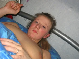 31-chick-shows-her-tits