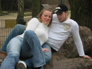 39-chick-shows-her-tits