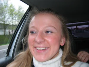 41-chick-shows-her-tits