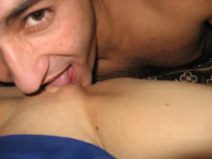 10-couple-sharing-love