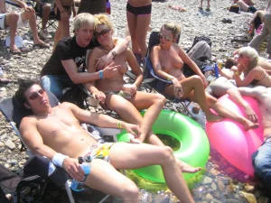 24-crazy-drunk-chicks