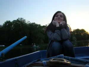 08-cute-babe-doing-blowjob