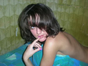 44-dasha-love-to-do-photo-of-herself