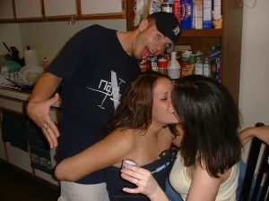 35-drunk-gf-party