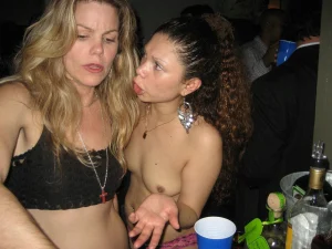19-drunk-gfs-at-the-party