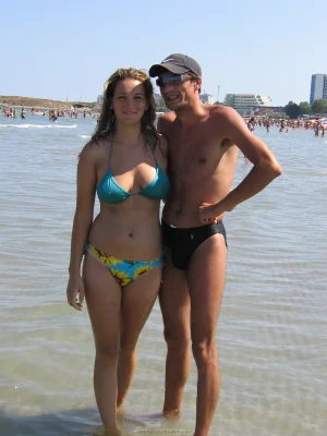 11-erotic-gfs-on-the-beach