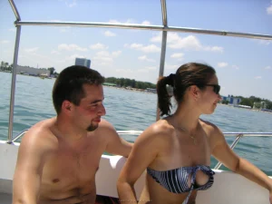 32-erotic-gfs-on-the-beach