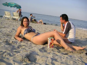 39-erotic-gfs-on-the-beach