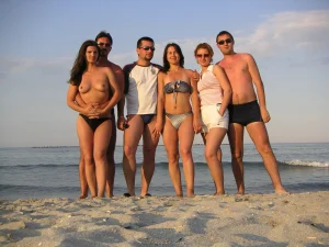 41-erotic-gfs-on-the-beach