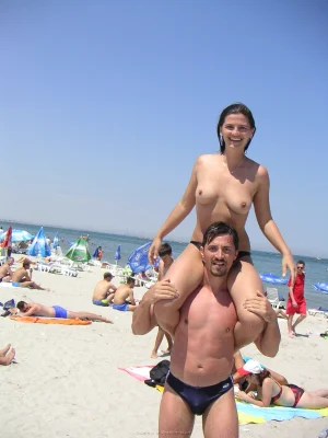 47-erotic-gfs-on-the-beach