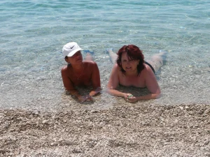 02-family-on-nude-beach