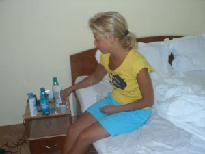 09-family-on-nude-beach