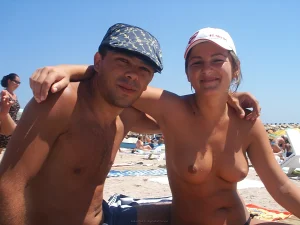 28-family-on-nude-beach