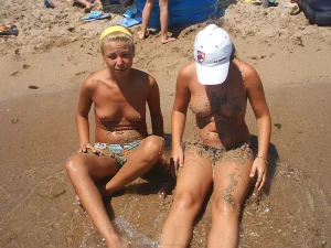 33-family-on-nude-beach