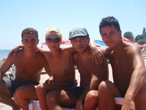 37-family-on-nude-beach