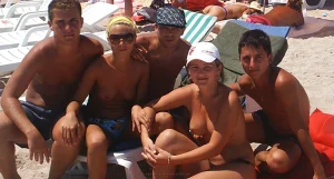 39-family-on-nude-beach