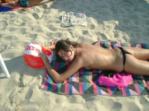 44-family-on-nude-beach