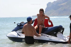 06-gf-adores-water-scooter