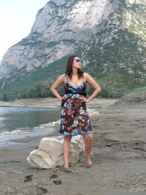 08-gf-shows-her-body