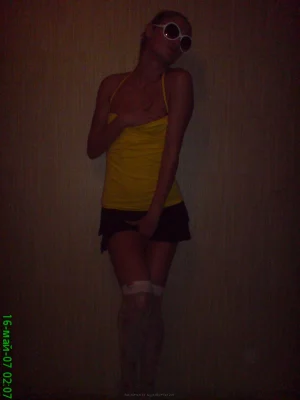 17-gf-shows-her-body