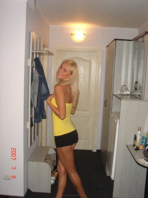 20-gf-shows-her-body