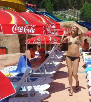 23-gf-shows-her-body