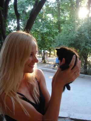 25-gf-shows-her-body