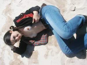 08-gf-shows-her-hairy-pussy