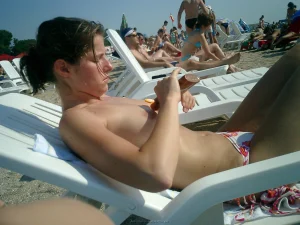 04-gfs-rest-on-the-beach-topless