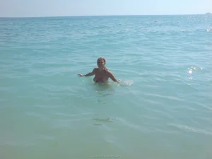 22-gfs-rest-on-the-beach-topless