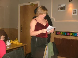 03-gfs-show-their-pussy